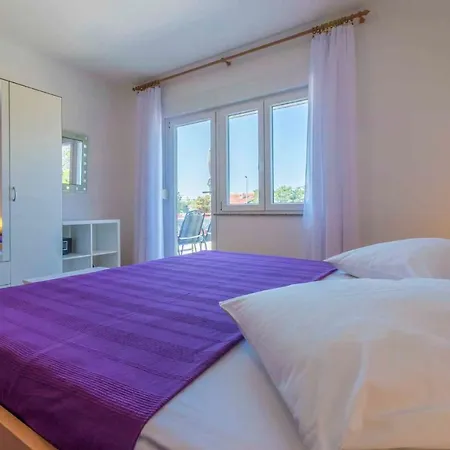 In 41652 Apartment *