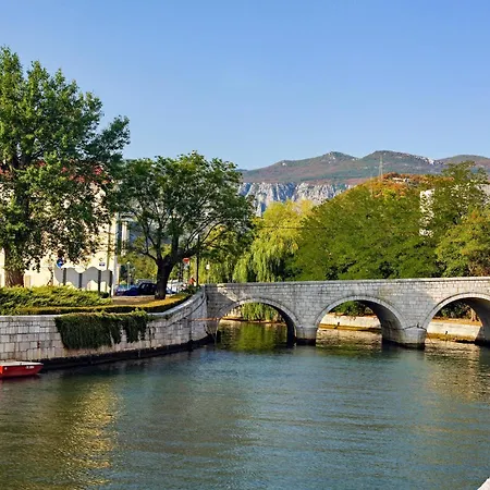 In 41652 شقة دْغاماي